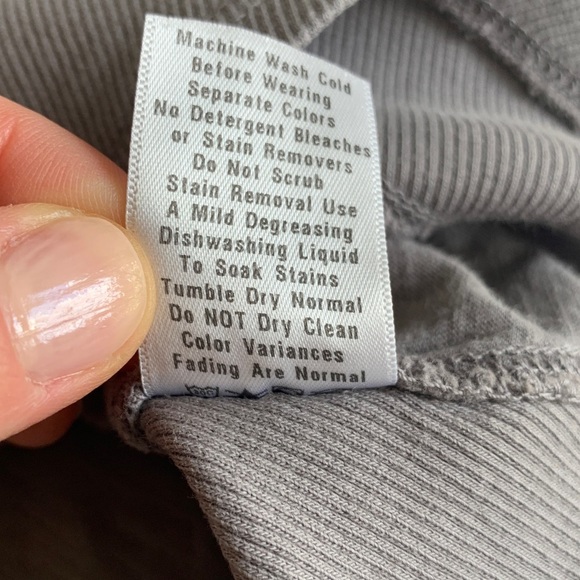 Fresh Produce gray v-neck asymmetrical hem long sleeved top size large - Picture 8 of 9